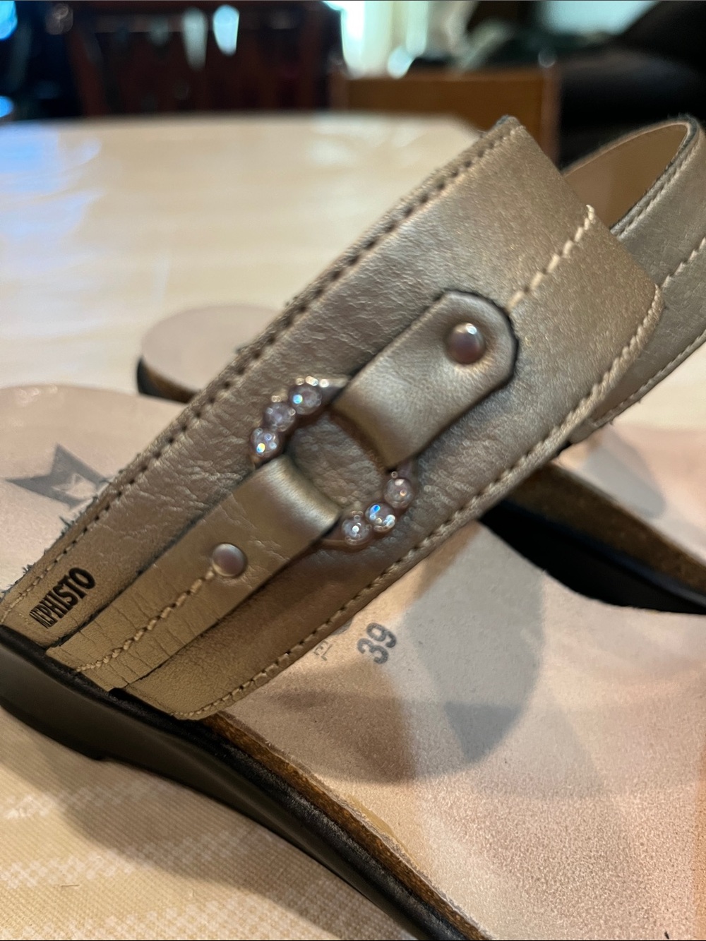 Mephisto Gold Leather Wedge Sandals size 39 (9 US) - Picture 7 of 10